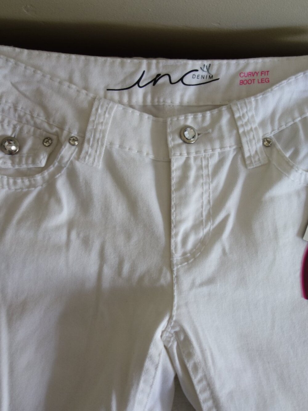 NWT INC DENIM White Curvy Fit Boot Leg Jeans – Sz 4